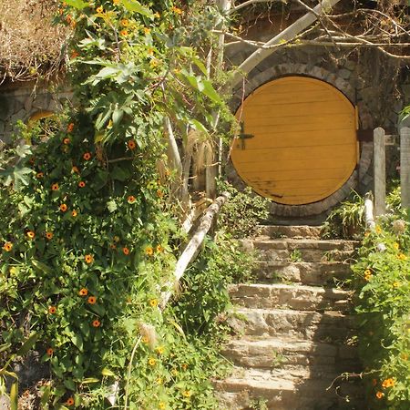The Hobbit La Comarca Hotel Nueva San Salvador Luaran gambar