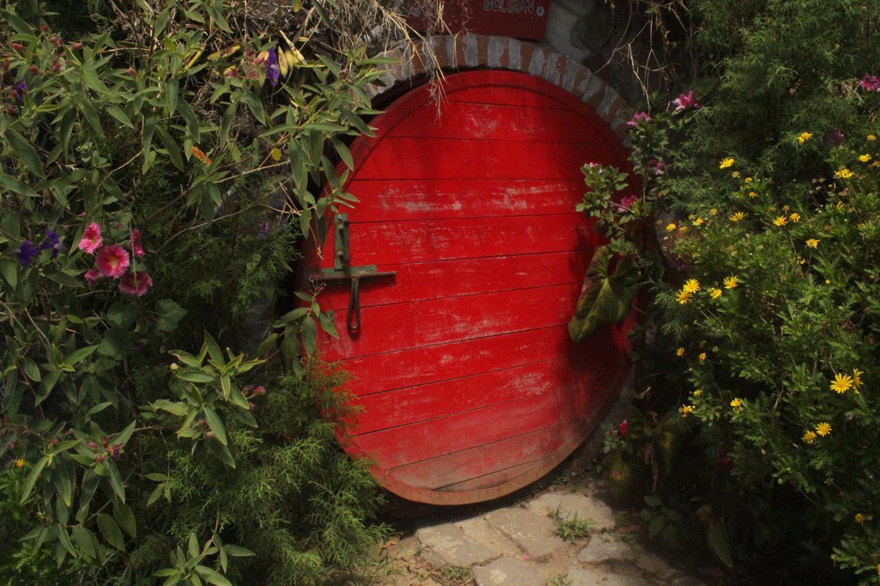 The Hobbit La Comarca Hotel Nueva San Salvador Luaran gambar