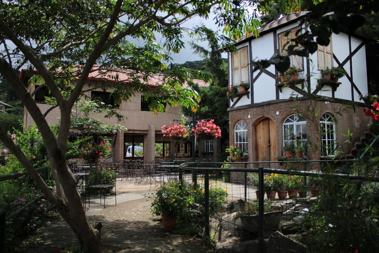 The Hobbit La Comarca Hotel Nueva San Salvador Luaran gambar