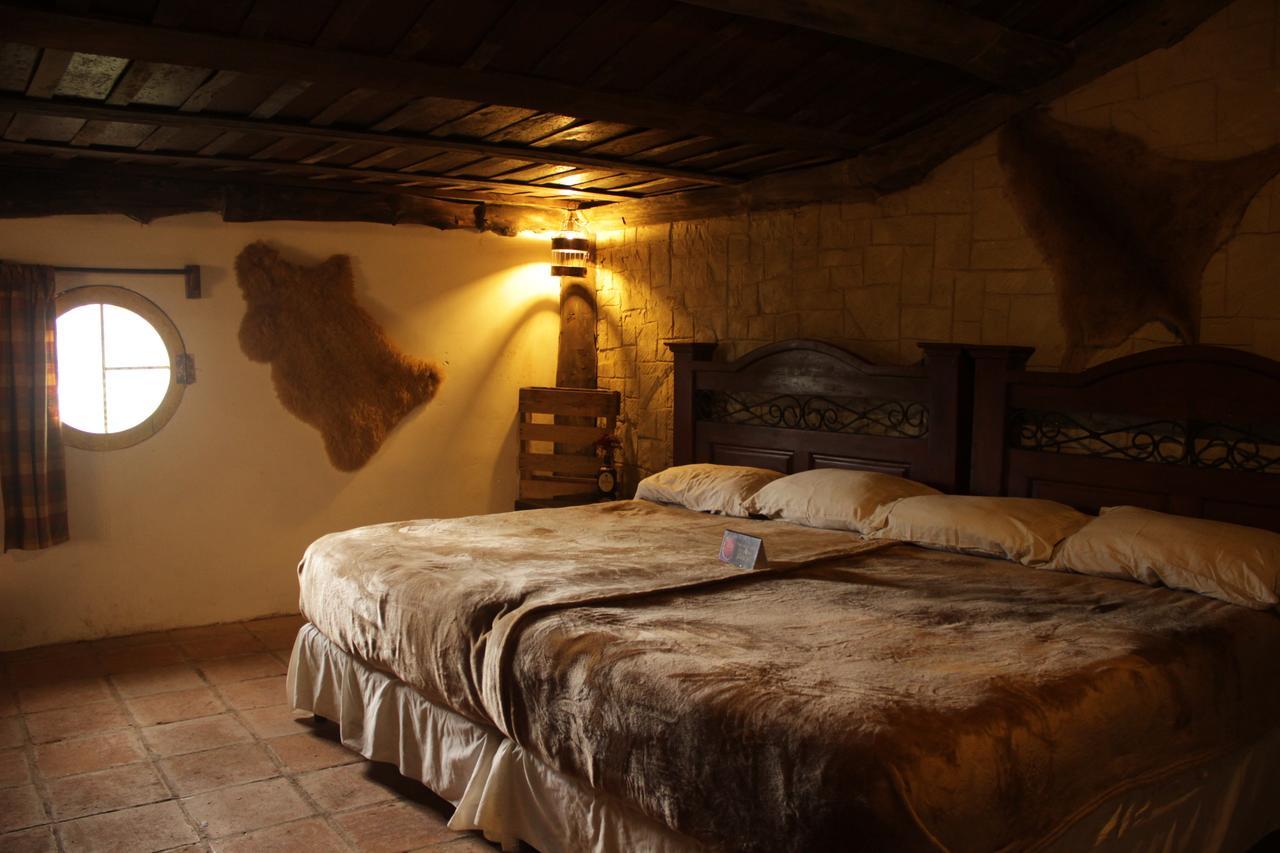The Hobbit La Comarca Hotel Nueva San Salvador Luaran gambar