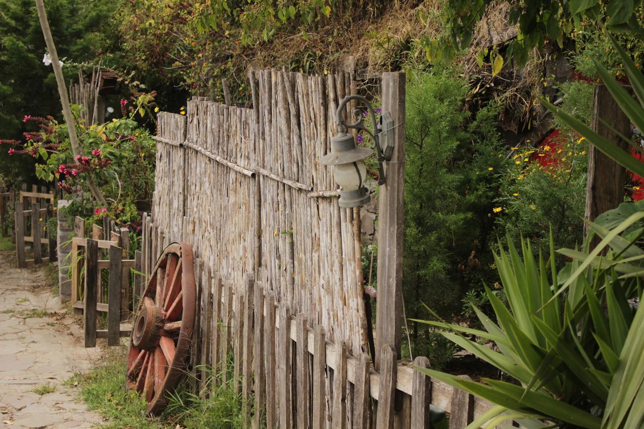 The Hobbit La Comarca Hotel Nueva San Salvador Luaran gambar